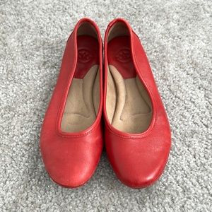 NWOT Red leather Johnson & Murphy flats